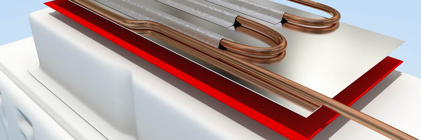 蒸發器托盤將直接粘接到 PS 外殼背面