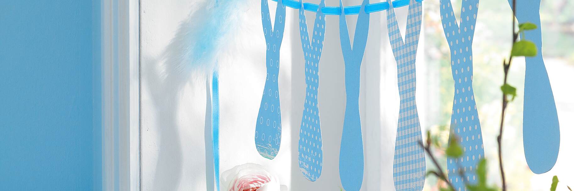 透過櫥窗您可以看到： 復活節再次來臨！