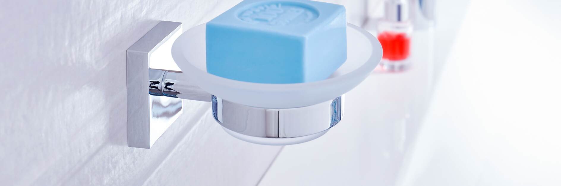 可以選擇各式各樣的肥皂盒，比如塑料、鉻和瓷材質(zhì)的肥皂盒，其目的是保持您的手和水槽的清潔。