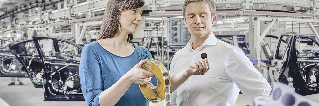 德莎膠帶能夠為您提供堵孔應用，提高您的汽車生產線效率